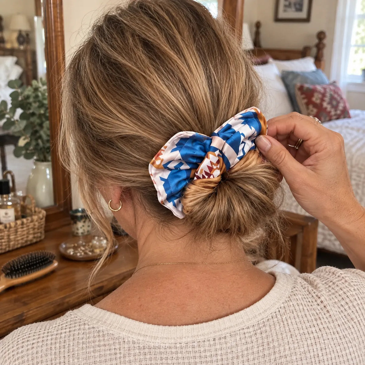 π€ π€ Western Bow Hair Accessory β Effortless Low-Bun Style for Country Concerts, Rodeos & Everyday Looks