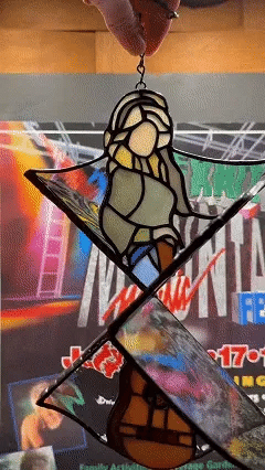 🔥LAST DAY 49% OFF -The Dolly 💃🎸 Handmade Stained Glass Spinner
