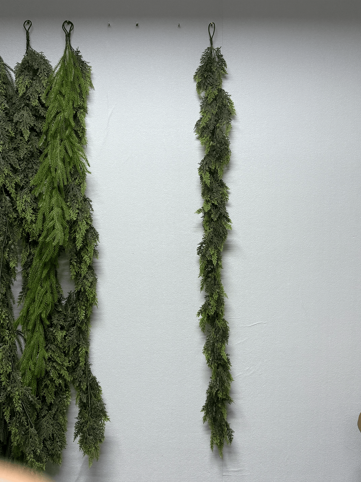 💥6 FT Artificial  Cypress Rattan – Winter Greenery