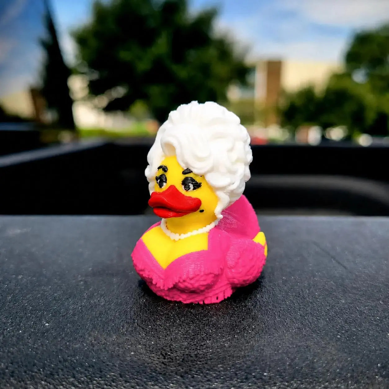 Dolly Duck – 3D Printed Collectible, Cute Desk & Car Decor
