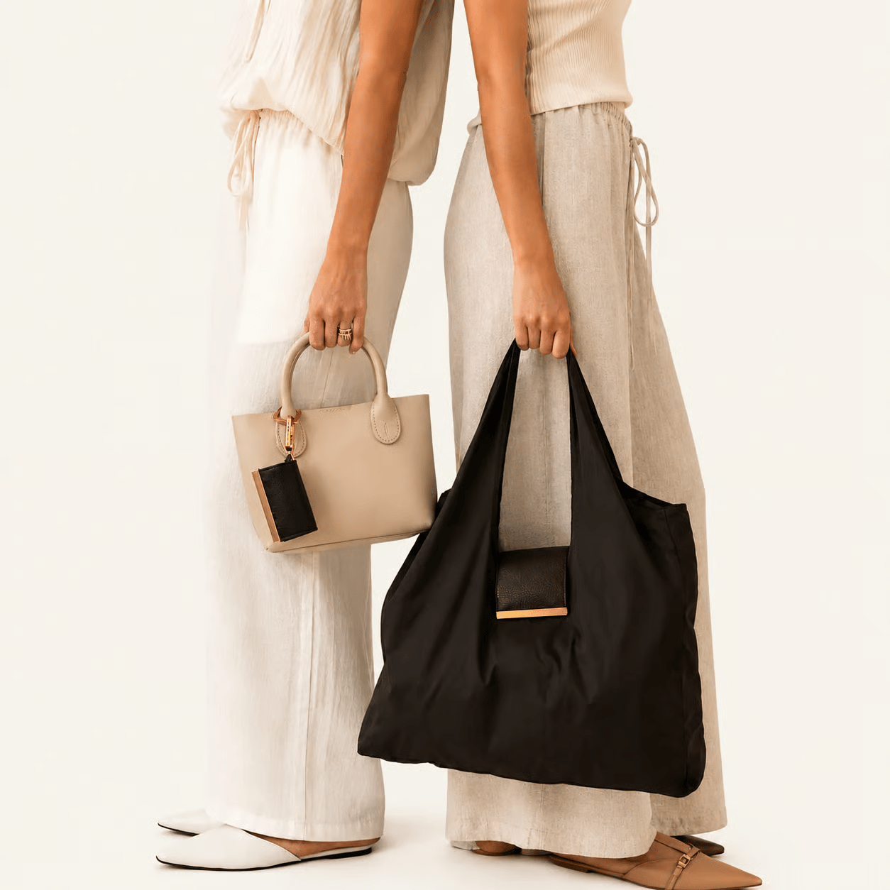 🎁Varelli Charm Transformable Bag – Stylish Vegan Leather Tote & Keychain Charm