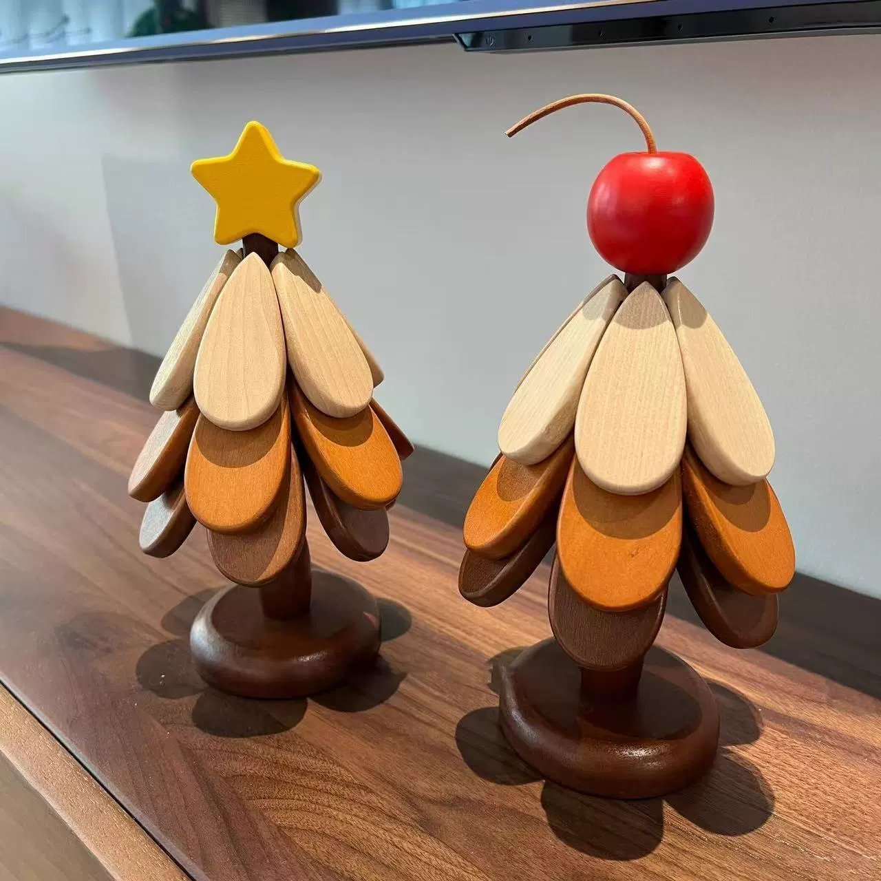 ✨Natural Tree Trivet Set - 4 Wooden Trivets & 1 Stand Like a Christmas Tree