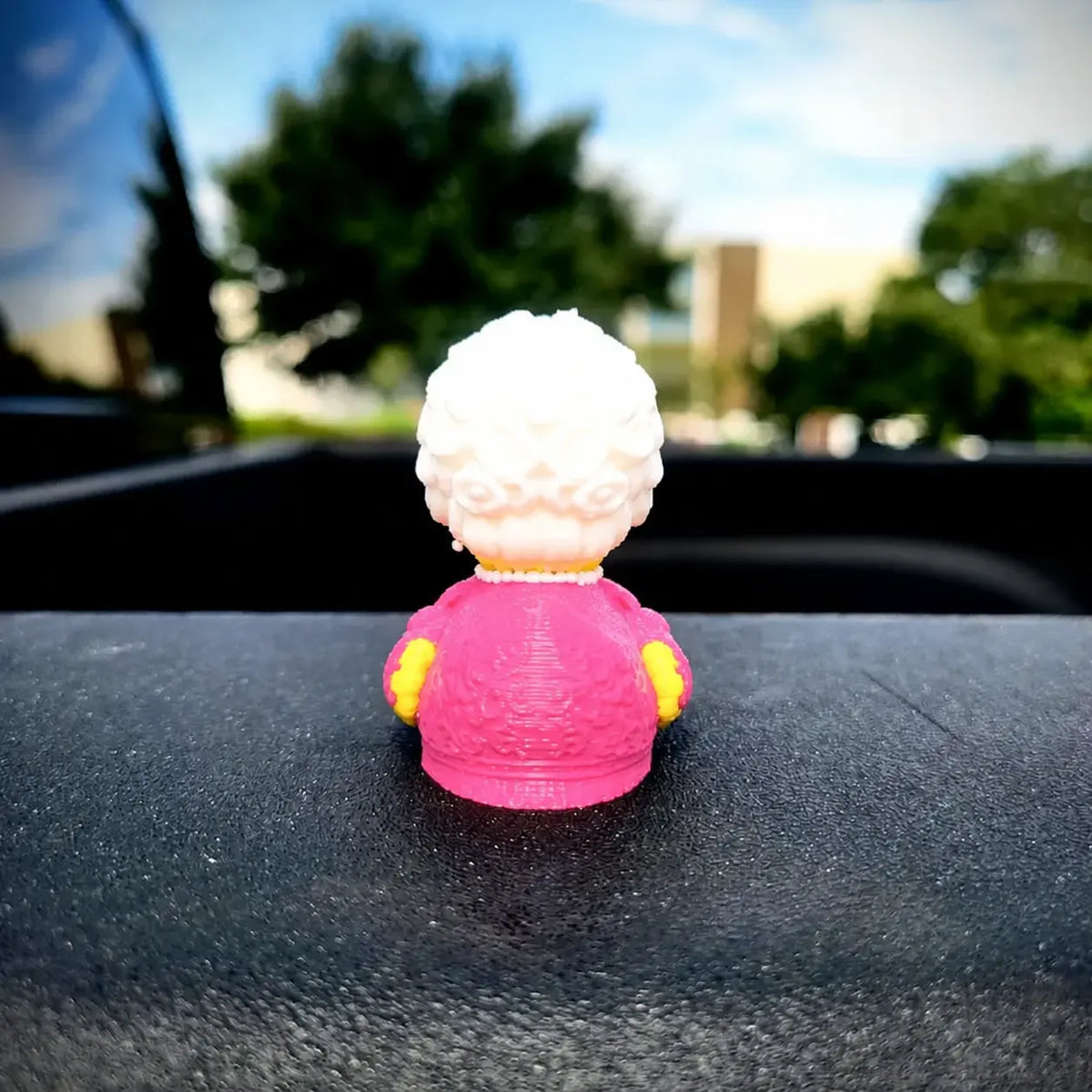 Dolly Duck – 3D Printed Collectible, Cute Desk & Car Decor
