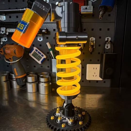 🎁Father's Day Limited Sale🔥 Inspired Suspension Shock Absorber Lamp - Adjustable LED Light for Gamers & Car Enthusiasts