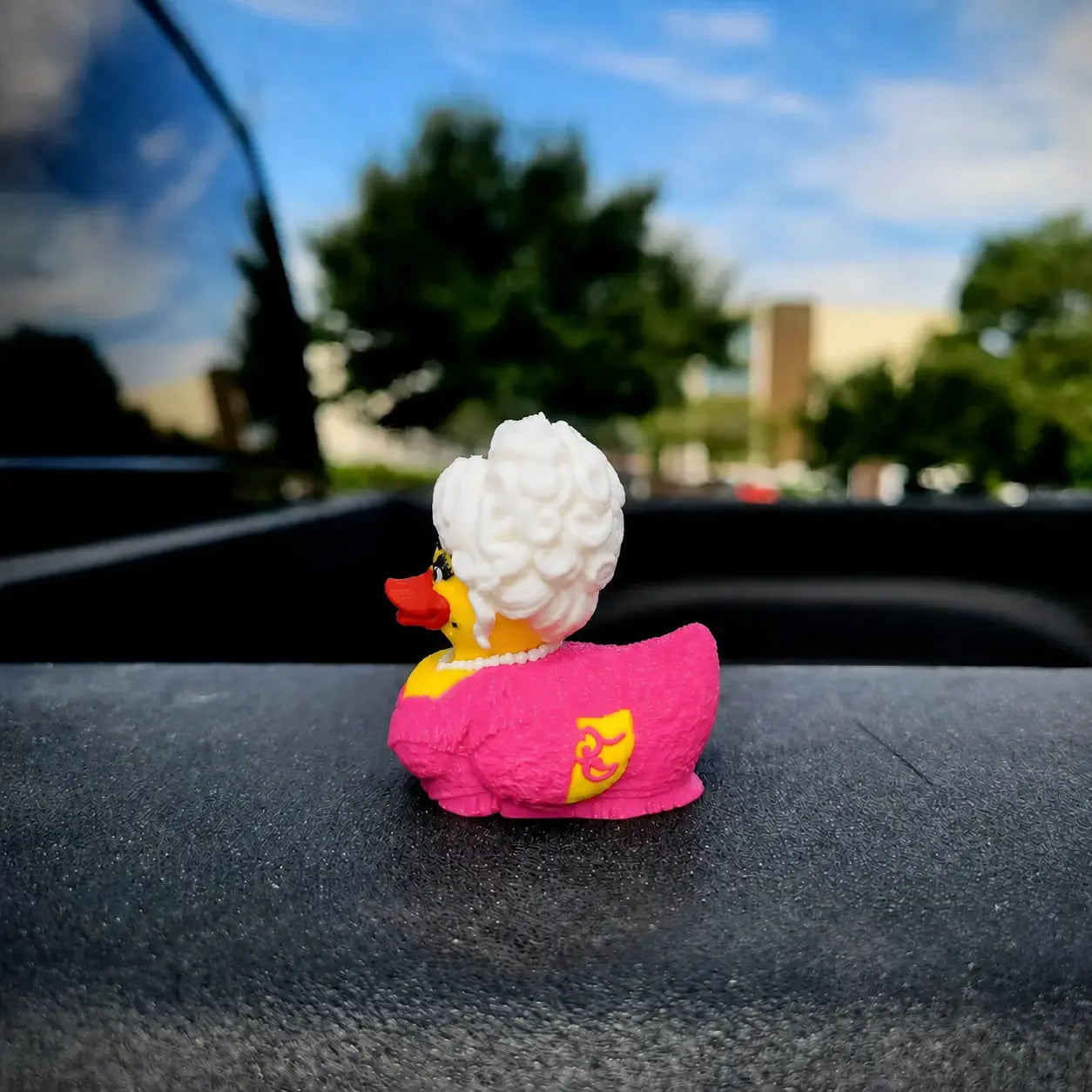 Dolly Duck – 3D Printed Collectible, Cute Desk & Car Decor