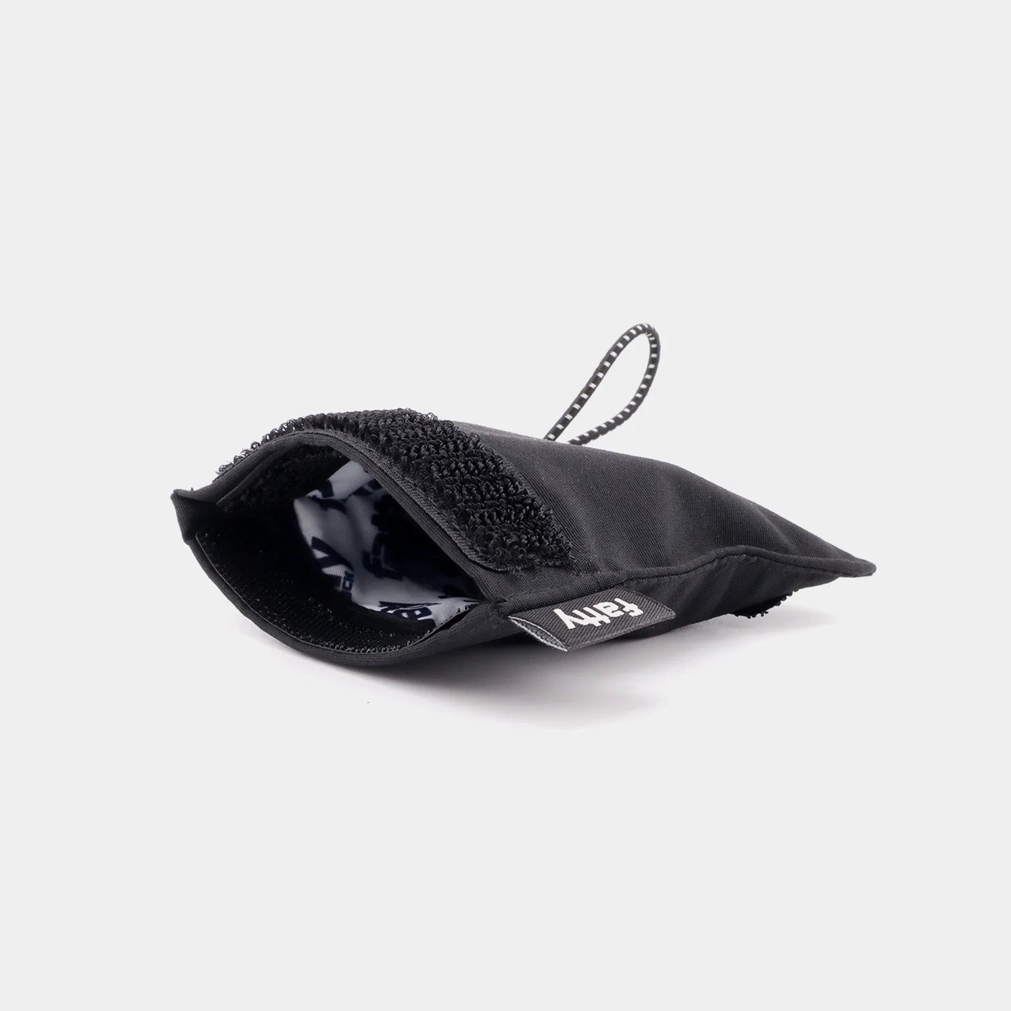🧢 Anywhere Pocket – Attachable Mini Pouch for Hats, Backpacks, Belts & More