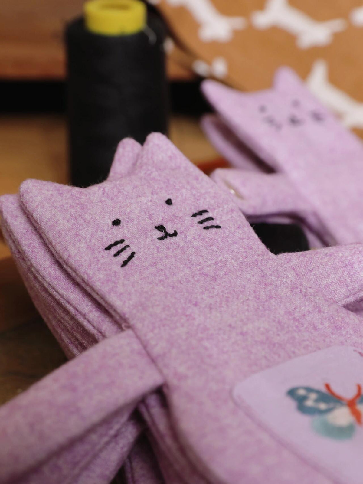 Hugging Cat Bag Charm & Pouch - Made by Freybag charm#catlovers#giftforcatlovers#zipperpouch#catpouch#hugcat#handmade#charm