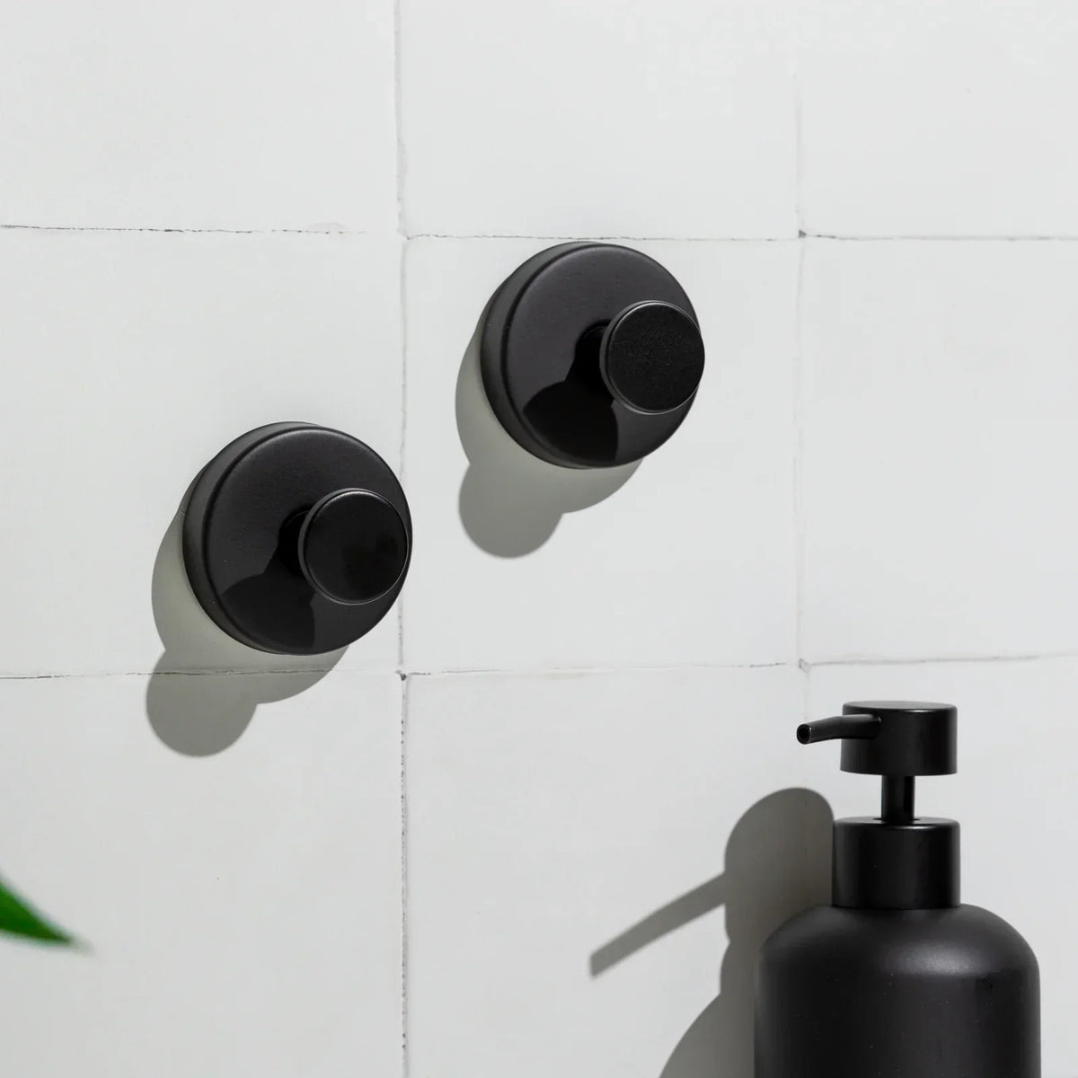 🔥Buy 1 Get 1 Free🔥2 PCS No Drill Suction Cup Hooks Heavy Duty Wall Hooks For Bathroom Kitchen And Home